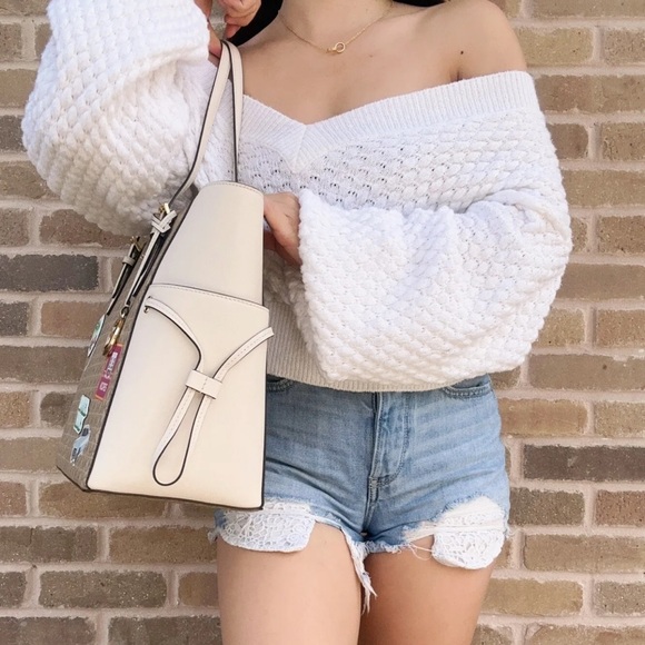 Michael Kors Gilly Large Drawstring Zip Tote Light Cream MK Signature Miami - Picture 4 of 8